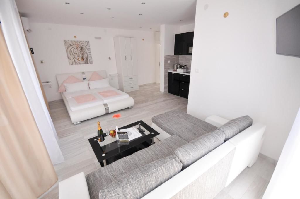 Апартаменты Villa Medusa Apartments Добра-Вода