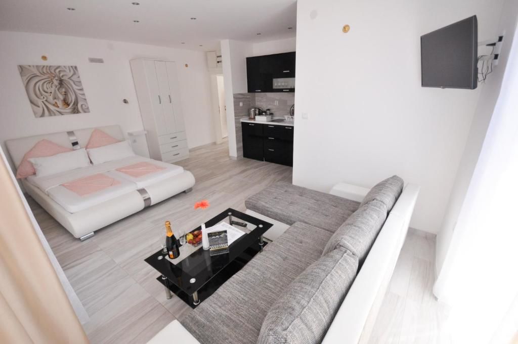 Апартаменты Villa Medusa Apartments Добра-Вода