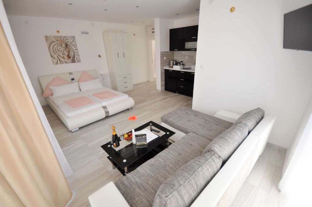 Апартаменты Villa Medusa Apartments Добра-Вода