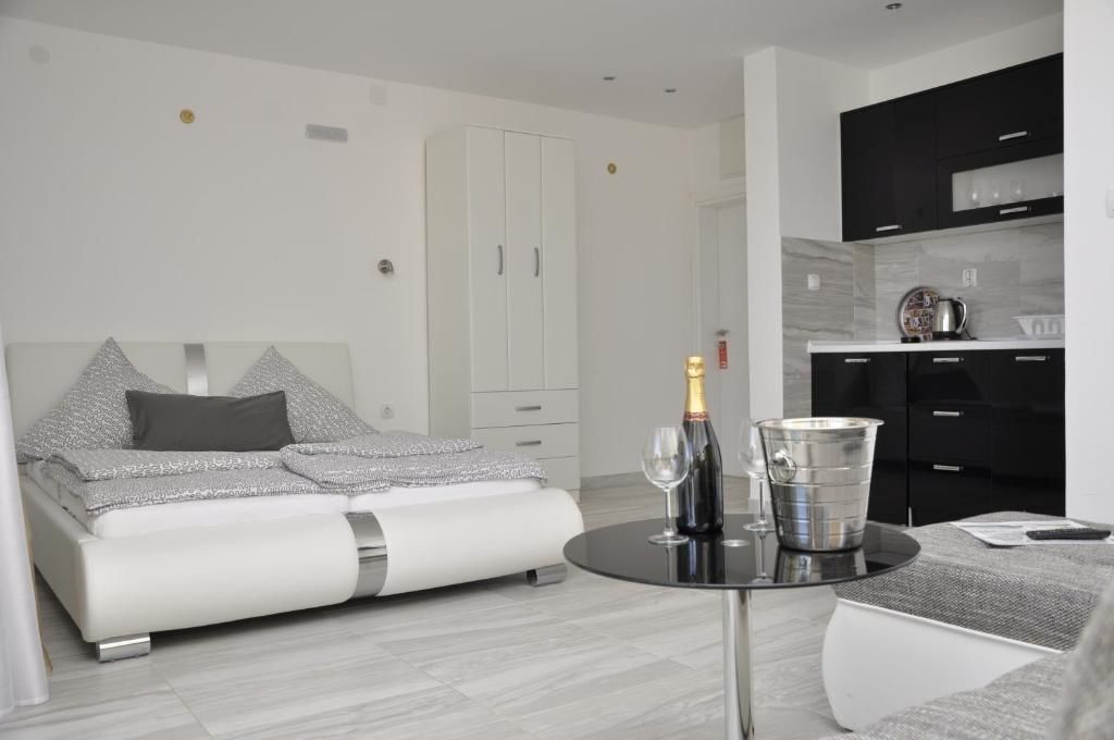 Апартаменты Villa Medusa Apartments Добра-Вода